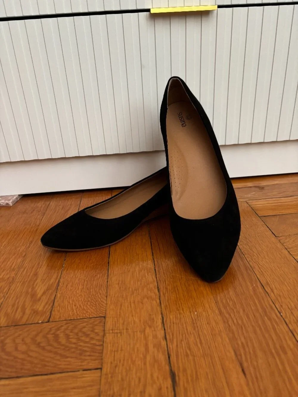 Susina Black Suede Wedge Pumps Pointed Toe Sz 9.5